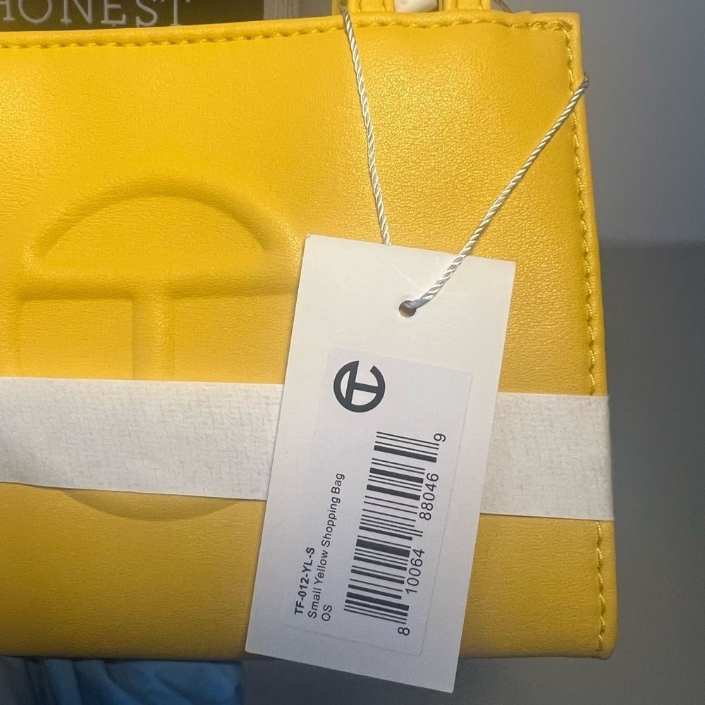 Small yellow Telfar - Picture 10 of 12